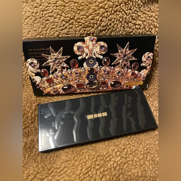 **SOLD on FB**  Pat McGrath Labs Mothership IV Decadence - Picture 3 of 6